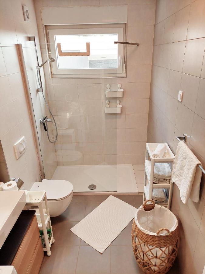 Newhome Nicole Premantura Esterno foto
