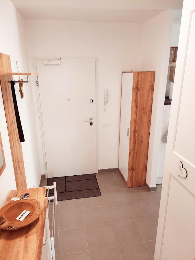 Newhome Nicole Premantura Esterno foto